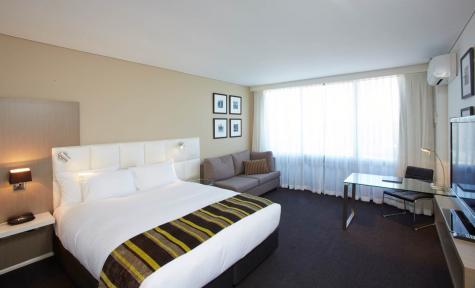 Standard Deluxe - Holiday Inn Warwick Farm