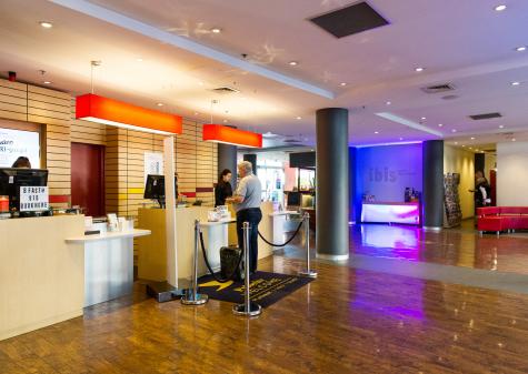 Reception - ibis Sydney Darling Harbour