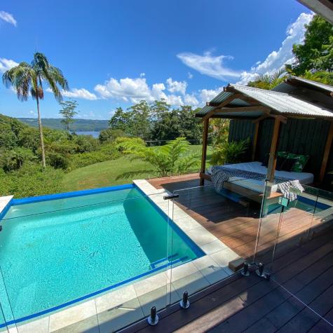 Lalique Pool and Daybed
 - Misty View Cottages Montville