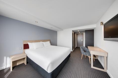 Guest king room
 - Central Studio Hotel Sydney